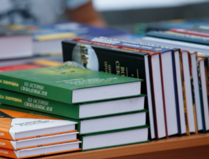 В научно-информационной библиотеке прошла выставка «Дарственные книги».